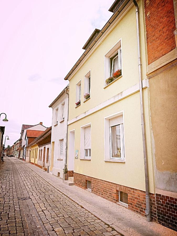 קוסוויג Turmblick-Gaestequartier-Coswig-Hier-Erwartet-Sie-Individueller-Service-Im-Herzen-Der-Altstadt מראה חיצוני תמונה